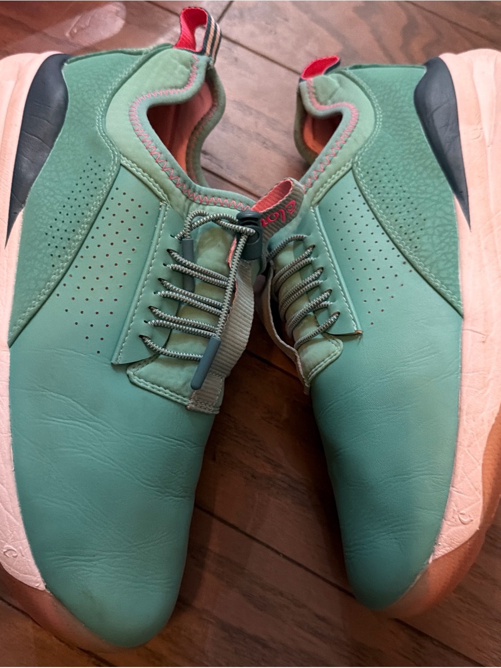 Clove Classic Nursing ProfessionalSneakersSage Green Walking women sz 9.5 - Picture 1 of 3
